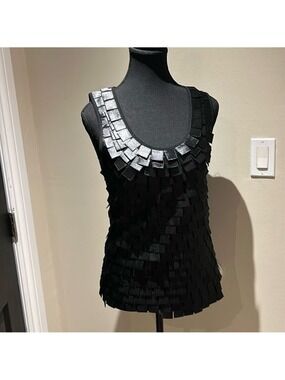 Laura party top